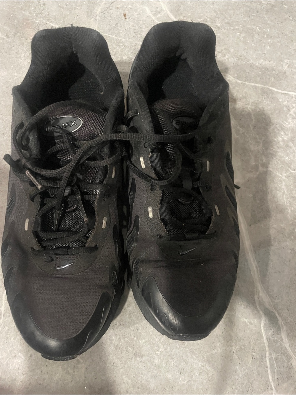 Nike Air Max Flyknit Venture Triple Black Youth 6Y Womens 7.5 Running Sneakers